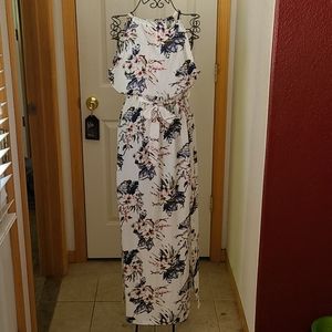 Sleeveless Casual Dress w/side slits